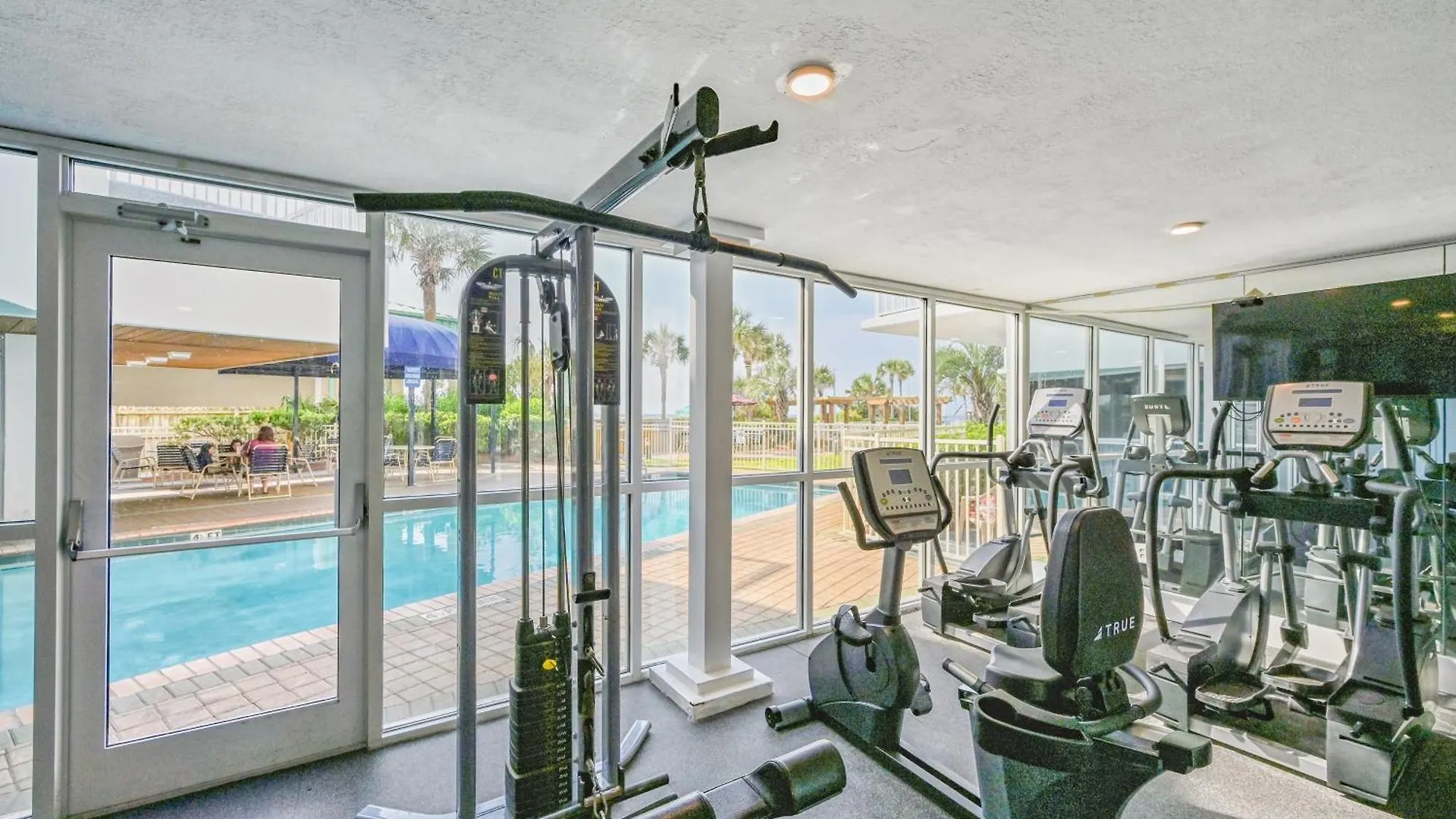 Pelican Beach Resort III Destin Apartment