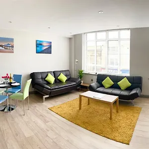 https://a-spacious-1-bedroom-brighton-gem.brighton-hotels-england.com